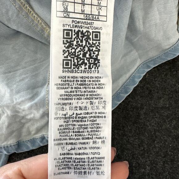 Women's Guess Jeans Classic Long-Sleeve Denim Shirt, Size M, EUC - Picture 4 of 5